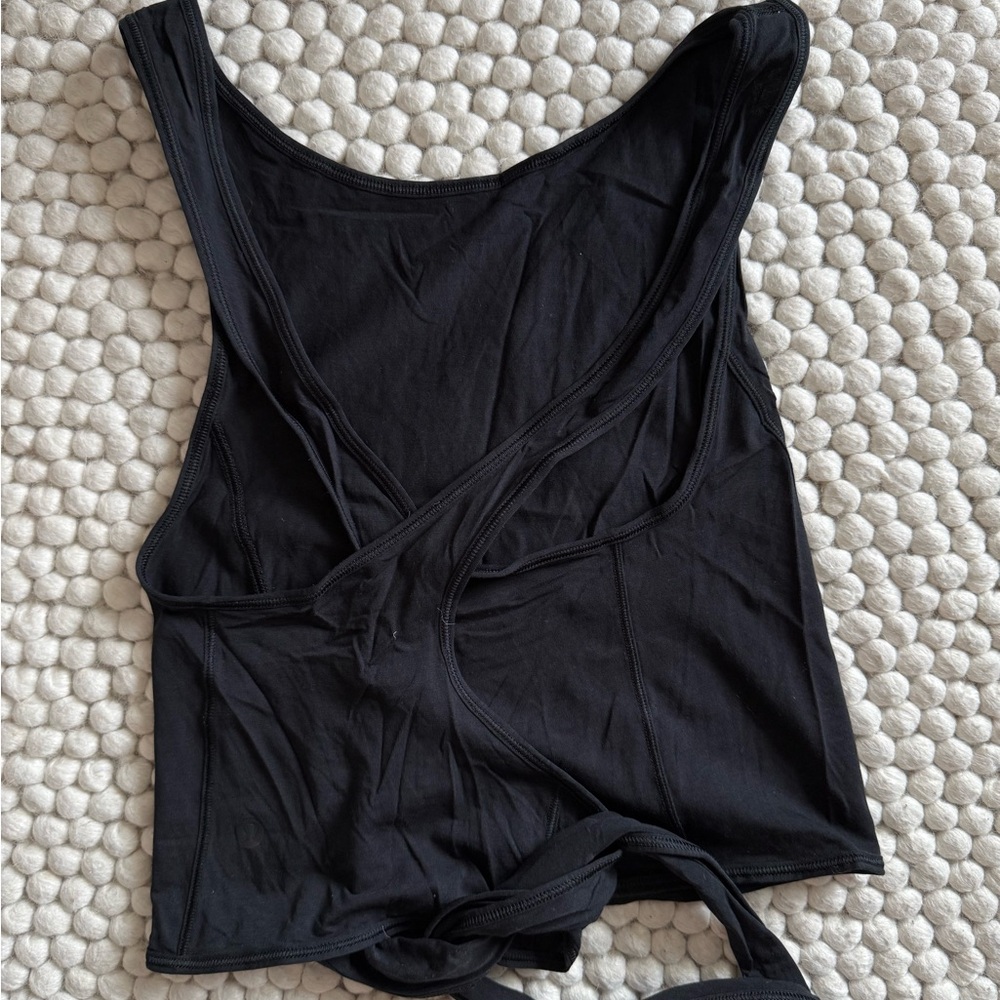 Lulu tie top